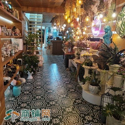 附近有鲜花店铺吗