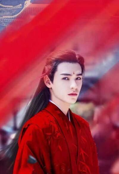 李易峰赵丽颖八字合婚之谜，真有其事还是捕风捉影？